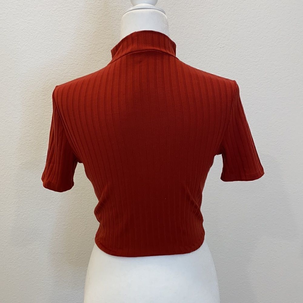 Express Top  - Picture 2 of 5